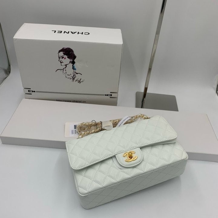 💕 샤* 클래식 캐비어 화이트 금장