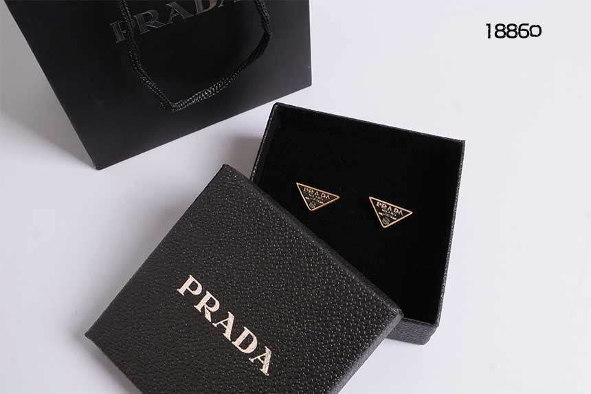 🔆[PRADA] 프라다 트라이앵글 로고 이어링 🔆