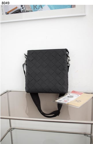 #보테가베네타 [BOTTEGA VENETA] 보테가베네타 빅 인트레치아토 남성 크로스백 신상입고💢 #가방 #8049