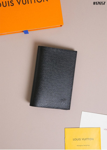 🔆 [LOUIS VUITTON] 루이비통 타이가 레더 여권 케이스 🔆