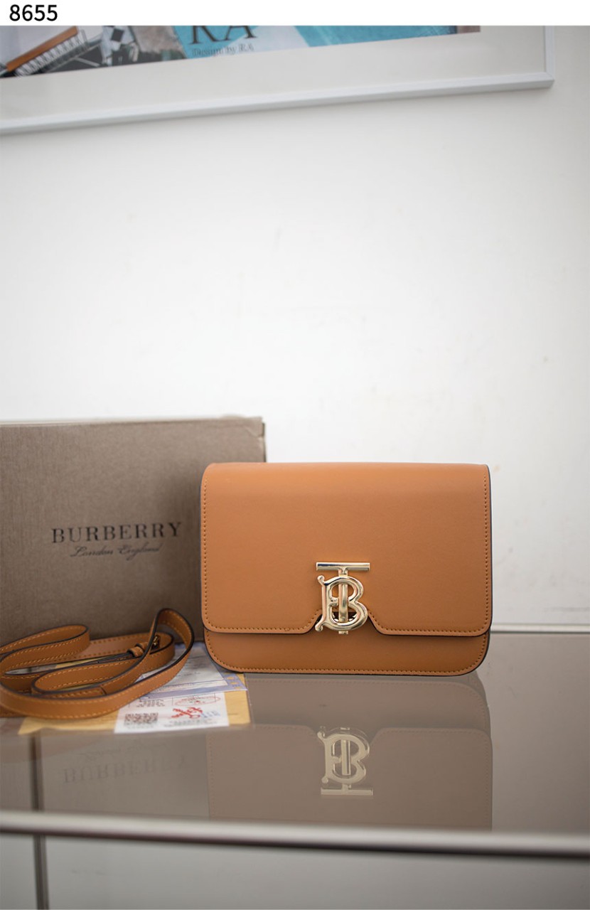 #버버리 [BURBERRY] 버버리 스몰 크로스바디백 신상입고💢 #가방 #8655