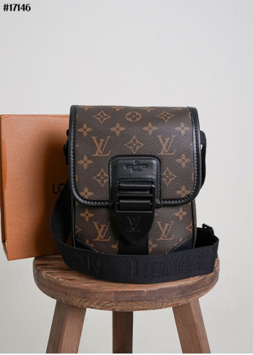 🔆 [LOUIS VUITTON] 루이비통 모노그램 버티컬 웨어러블 메신저백 🔆