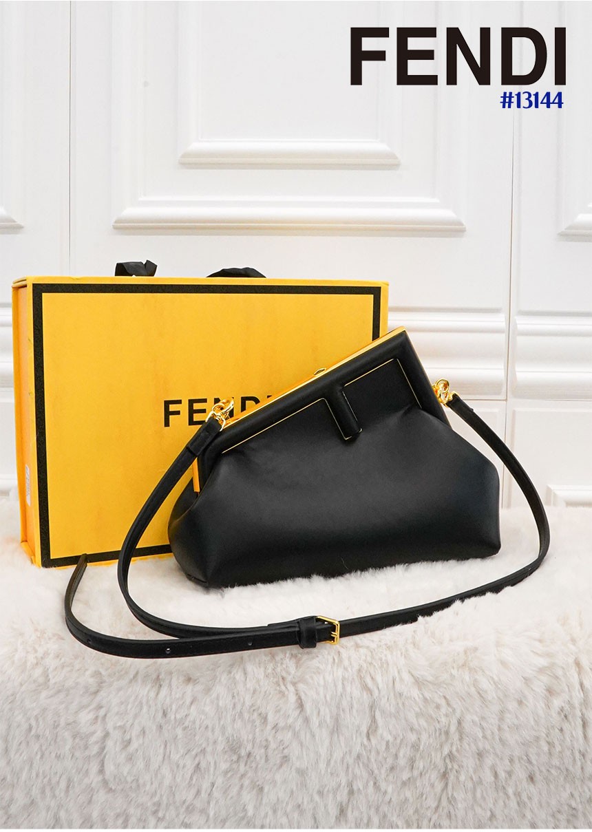 🔆 [FENDI] 펜디 퍼스트 블랙 레더 클러치 백 스몰 🔆