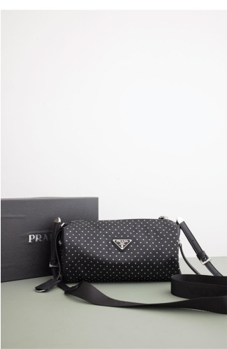 #프라다 [PRADA] 리나일론 백 스터드 신상입고💢 #가방 #11429
