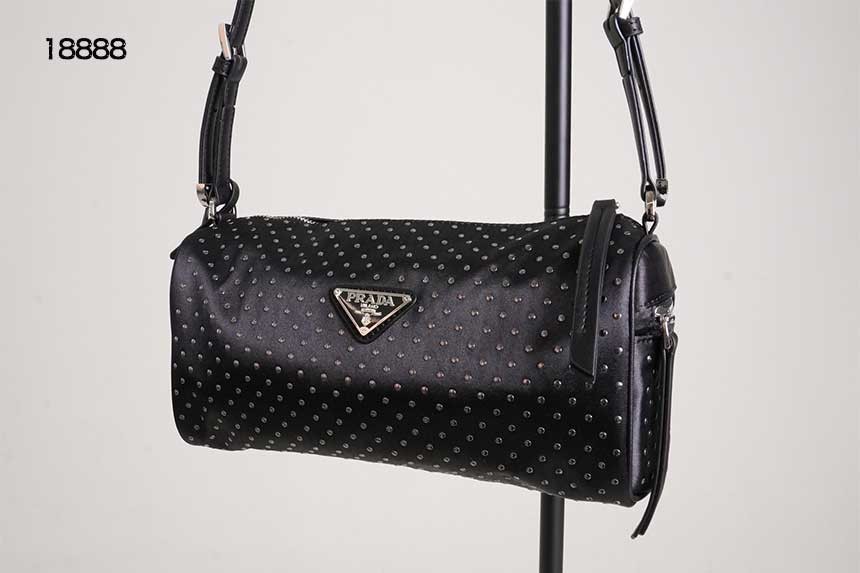 🔆 [PRADA] 프라다 리나일론 스터드 백 블랙 🔆