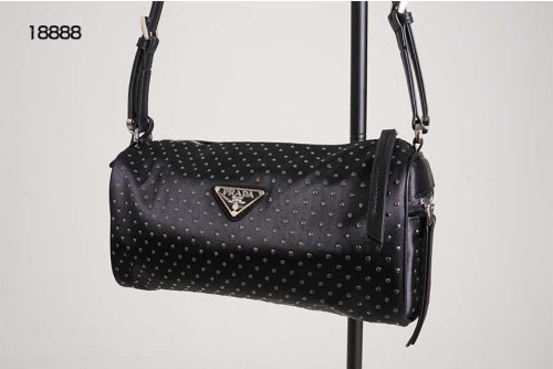 🔆 [PRADA] 프라다 리나일론 스터드 백 블랙 🔆