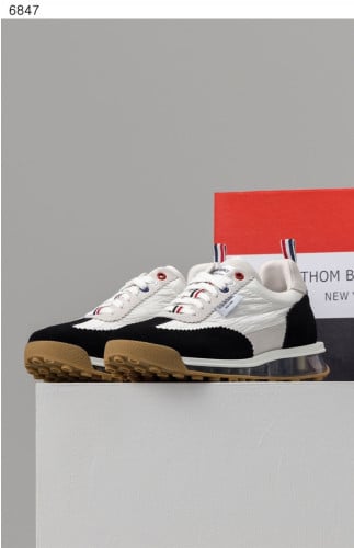 #톰브라운 [THOM BROWNE] 수입프리미엄급 남성 TECH RUNNER 스니커즈 신상 입고💢 #태그 #신발 #6847