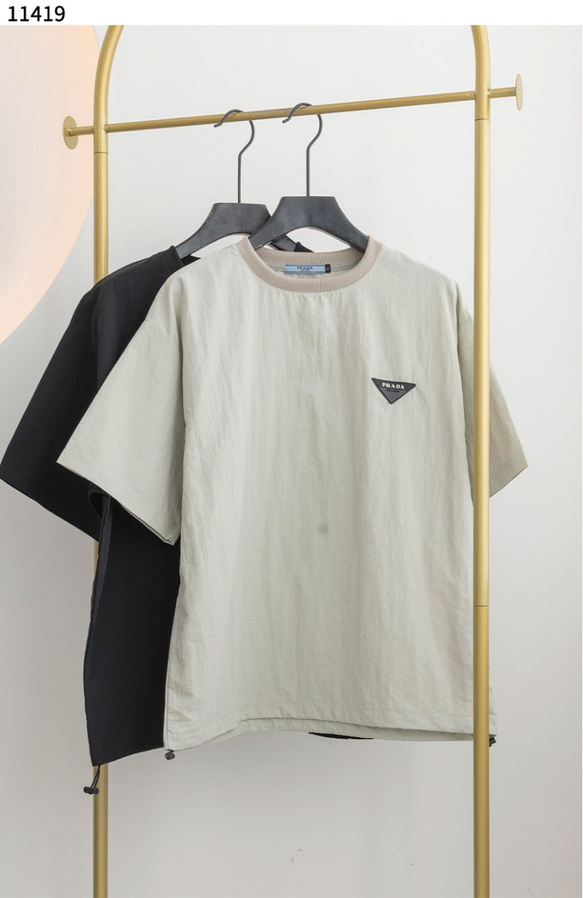 #프라다 [PRADA] 삼각로고 라운드 티셔츠 신상입고💢 #상의 #티셔츠 #11419