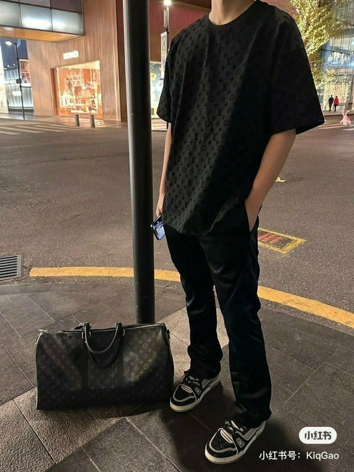 💕 루* 모노그램 전판로고 티셔츠