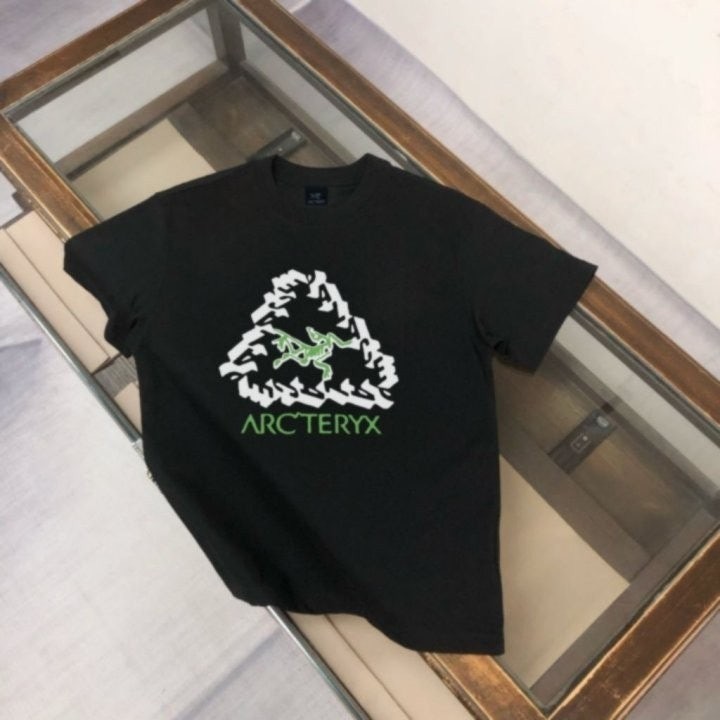 💕 아**** 그린 삼각로고 반팔티