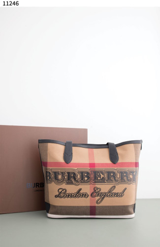 #버버리 [BURBERRY] 버버리 허니 체크 두들 쇼퍼백 신상입고💢 #가방 #11246