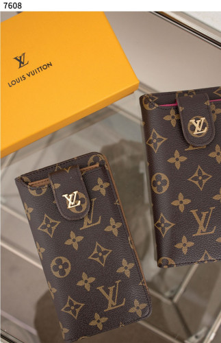 #루이비통 [Louis Vuitton] 루이비통 모노그램 가죽 폰케이스 신상입고💢 #폰케이스 #7608