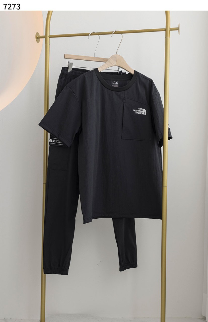 #노스페이스 [The North Face] 나일론 반팔티셔츠 & 조거팬츠 세트 신상입고💢 #세트 #7273