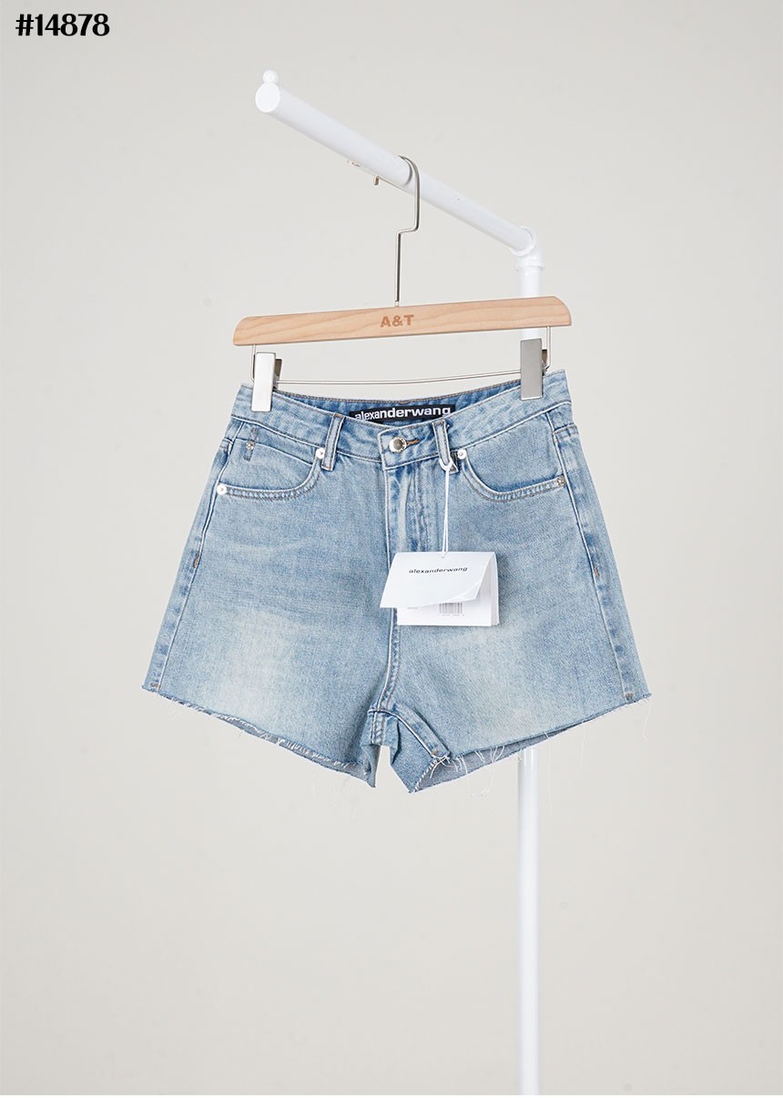 🔆 [Alexander Wang] 알렉산더왕 여성 포켓 엠보 로고 빈티지 숏 데님 팬츠 🔆