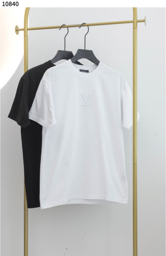 #루이비통 [Louis Vuitton] 루이비통 엠보스드 LV 티셔츠 신상입고💢 #상의 #티셔츠 #10840