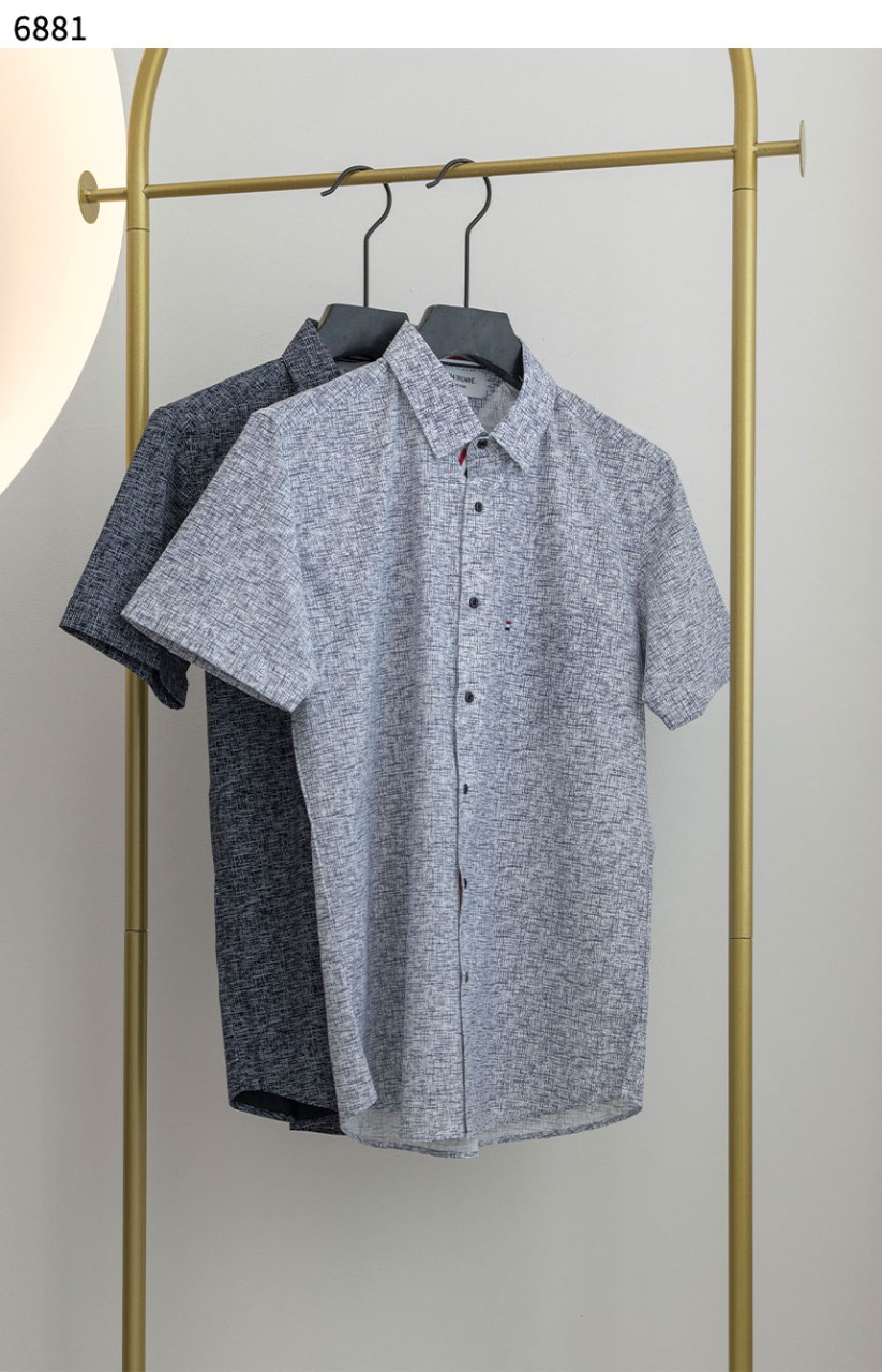 #톰브라운 [Thom Browne] 그레인 패턴 남성 반팔 셔츠 신상입고💢 #상의 #셔츠 #6881