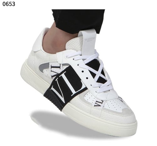 #발렌티노 [VALENTINO] 수입프리미엄급 Calfskin VL7N 스니커즈 세일💢💢💢 #태그 #신발 #0653
