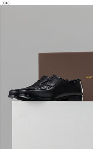 #보태가베네타 [BOTTEGA VENETA] 수입프리미엄급 소가죽 고급 남성 레이스업 슈즈 세일💢💢💢 #태그 #신발 #0948