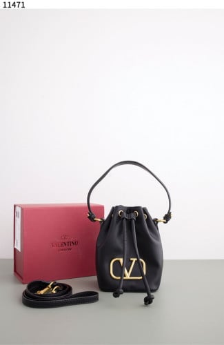 #발렌티노 [VALENTINO] 25SS 발렌티노 브이로고 나파레더 미니 버킷백 신상입고💢 #가방 #11471
