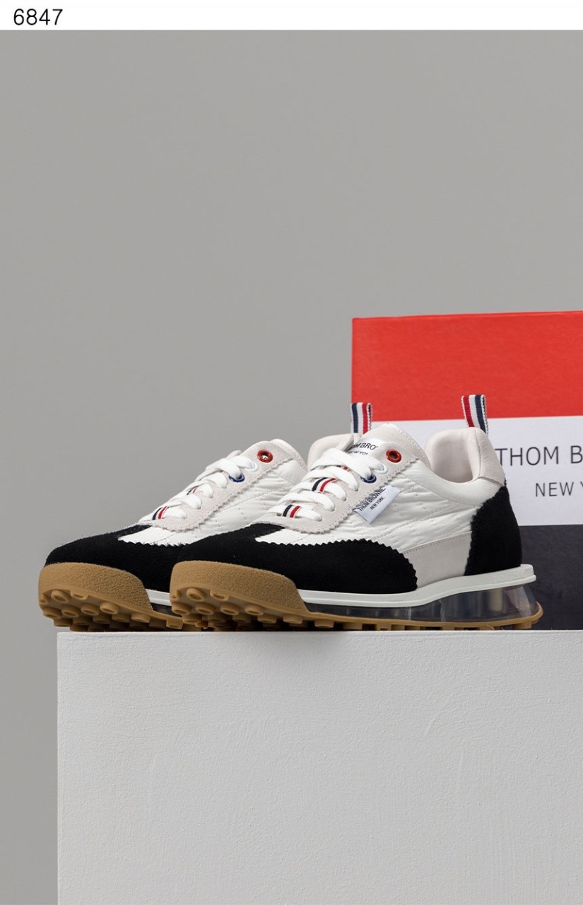 #톰브라운 [THOM BROWNE] 수입프리미엄급 남성 TECH RUNNER 스니커즈 세일💢💢💢 #태그 #신발 #6847