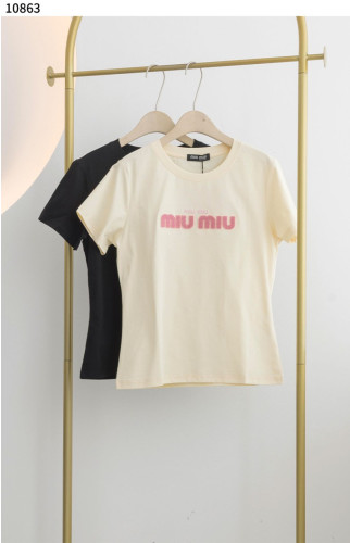 #미우미우 [MIU MIU] 미우미우 스팽글 로고 반팔티 신상입고💢 #상의 #티셔츠 #10863