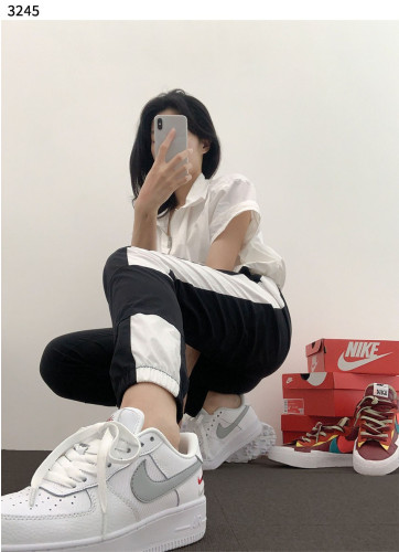 #나이키 [NIKE] 나이키 에어포스 1 '07 화이트 울프 그레이 세일💢💢💢 #태그 #신발 #3245