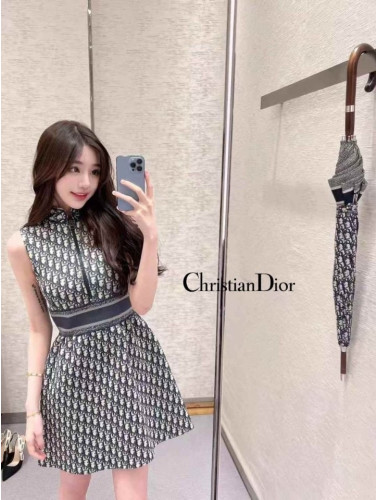 💕 디* 시그니쳐 오블리크 민소매 원피스