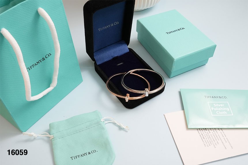🔆 [TIFFANY & CO] 티파니앤코 T1 네로우 다이아몬드 힌지디 뱅글 🔆