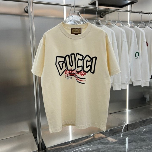 💕 구* X 발**** 콜라보 반팔 티셔츠