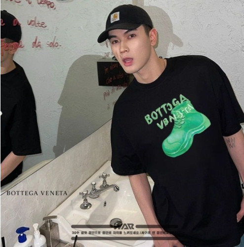💕 보** 페인트 신발 디자인 반팔 티셔츠