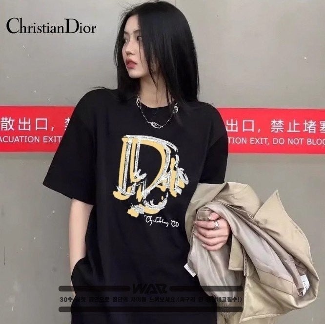 💕 디* 페인팅 로고 디자인 반팔 티셔츠