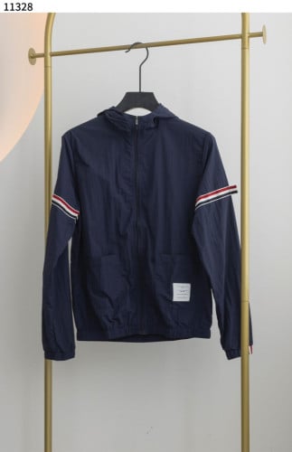 #톰브라운 [Thom Browne] 테이프 암밴드 네임택 후드 자켓 신상입고💢 #상의 #자켓 #11328