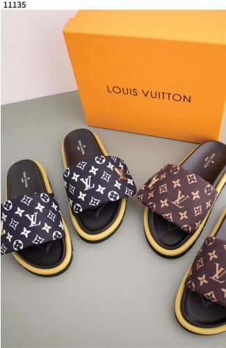 #루이비통 [Louis Vuitton] 루이비통 풀 필로우 플랫 컴포트 뮬 모노그램 신상입고💢 #신발 #11135