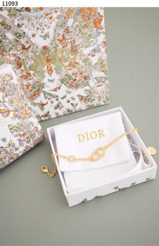 #디올 [Christian Dior] 디올 Petit CD 더블 팔찌 신상입고💢 #팔찌 #11093