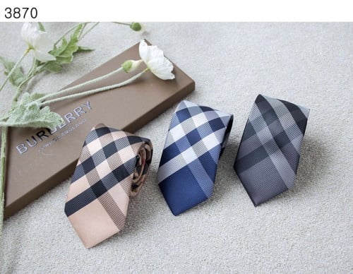 #버버리 [BURBERRY] 클래식컷 체크 실크타이 신상입고💢 #테그 #넥타이 #3870