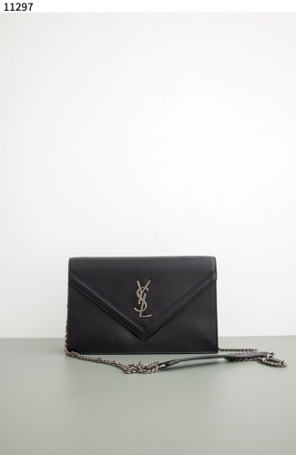 #입생로랑 [YSL] 입생로랑 생로랑 르 셉트 체인 숄더백 신상입고💢 #가방 #11297