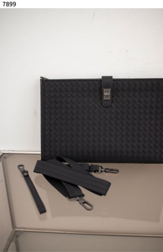#보테가베네타 [BOTTEGA VENETA] 카프스킨 클러치&크로스백 신상입고💢 #가방 #7899