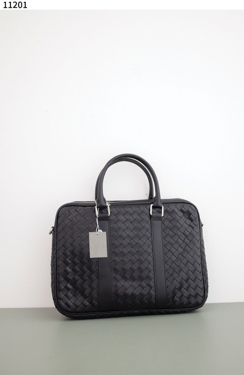 #보테가베네타 [BOTTEGA VENETA] 블랙인트레치아토 슬림 브리프케이스 신상입고💢 #가방 #11201