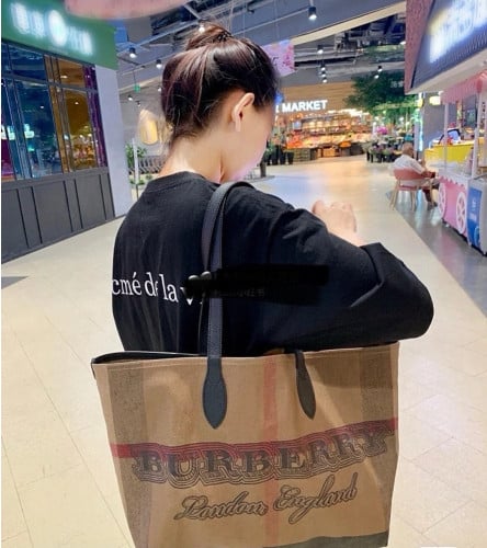 #버버리  두들 캔버스 리버시블 쇼퍼백 파우치 세트  (매장판)