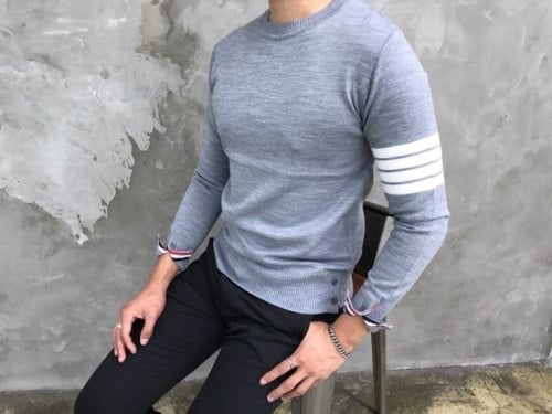 톰브라운 사선 캐시미어 라운드 니트