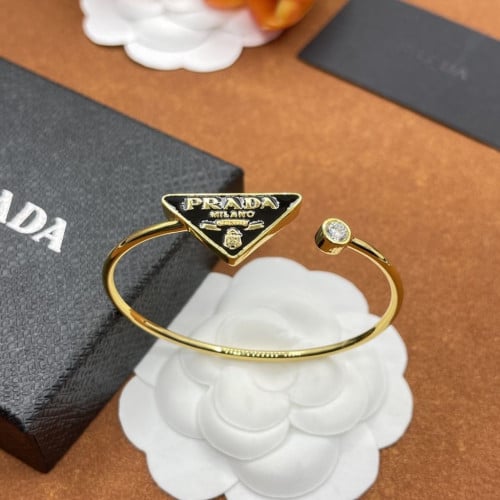 프라다 PDA13 삼각 찡 링 팔찌 골드