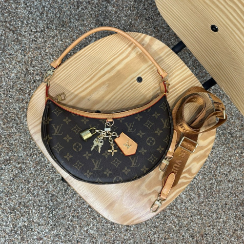 🤴🏻 #루비통 (L.V)  루핑 크로스백🤴🏻