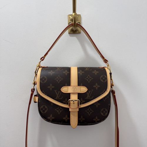 🤴🏻 #루비통  소뮈르 BB🤴🏻신상입고🤴🏻