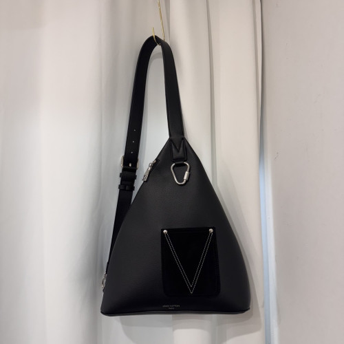 🤴🏻 #루비통  델타 슬링백🤴🏻신상입고🤴🏻