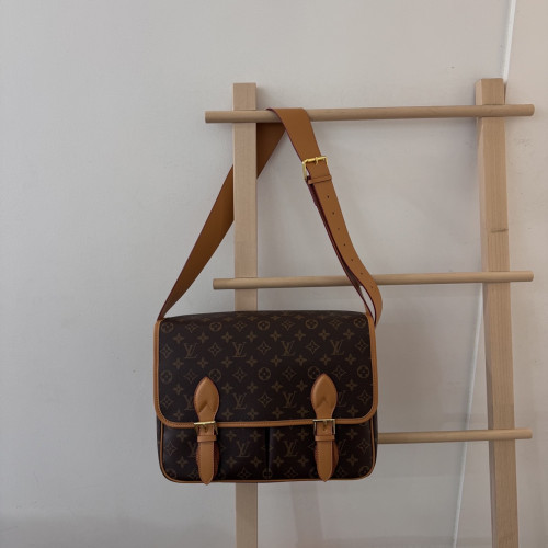 🤴🏻 #루비통  사첼 메신져🤴🏻신상입고🤴🏻