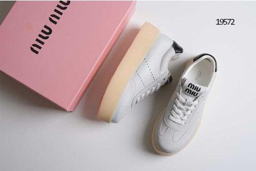 🔆 [MIUMIU] 미우미우 여성 화이트 플랫폼 스니커즈🔆