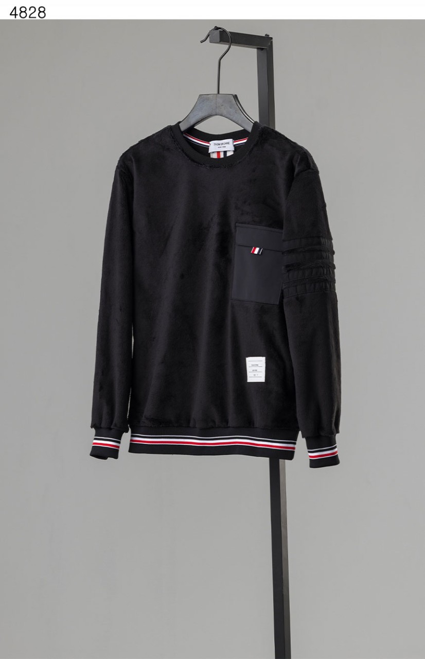 #톰브라운 [THOM BROWNE] 톰브라운 메리노 스트라이프 자카드 맨투맨 신상입고💢 #상의 #티셔츠 #4828