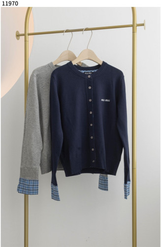#미우미우 [MIU MIU] 케이블 니트 캐시미어 및 실크 가디건 신상입고💢 #상의 #니트 #11970