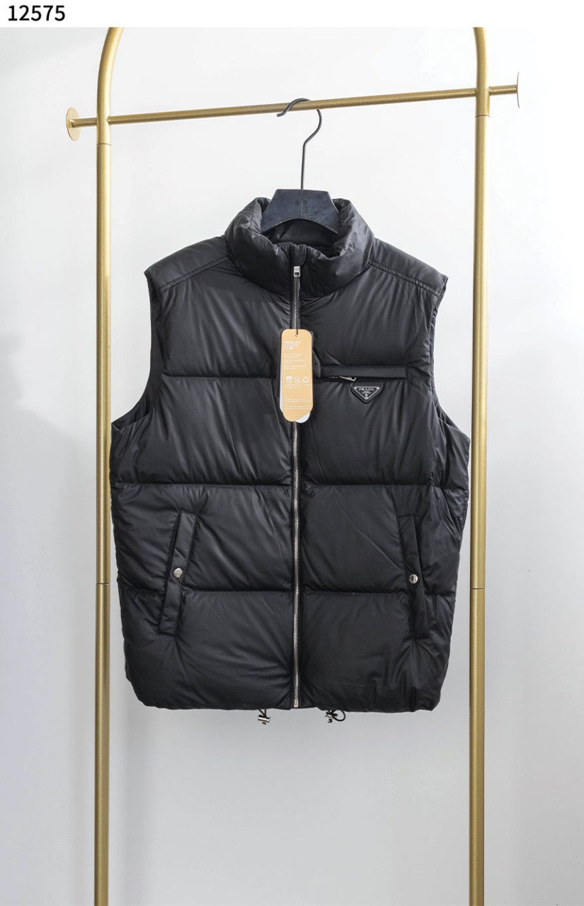 #프라다 [PRADA] 남성 레더 베스트 조끼 신상입고💢 #상의 #베스트 #12575