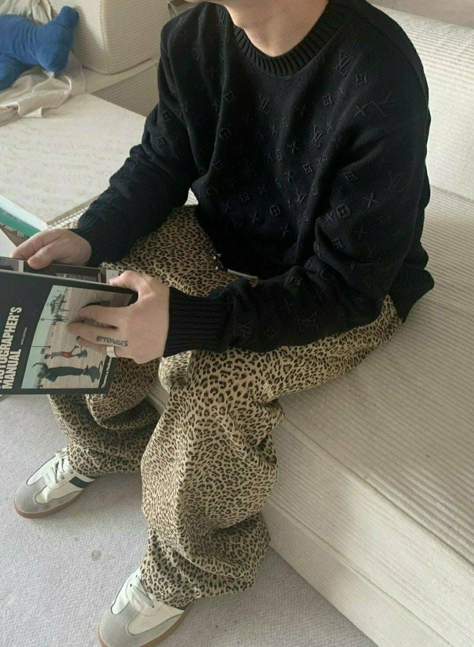 💕 루* 전판 자수로고 니트